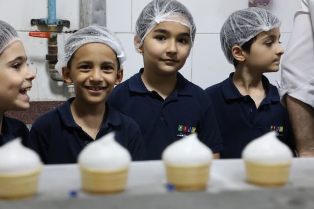 گزارش تصویری/ بازدید علمی دانش‌آموزان و دانشجویان از کارخانه‌های پاک