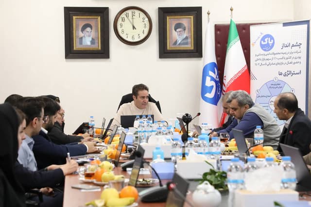 بازدید مدیرعامل هلدینگ غذایی سینا از شرکت پاک / تأکید بر هوشمندسازی و بررسی عملکرد سال ۱۴۰۴ +تصاویر